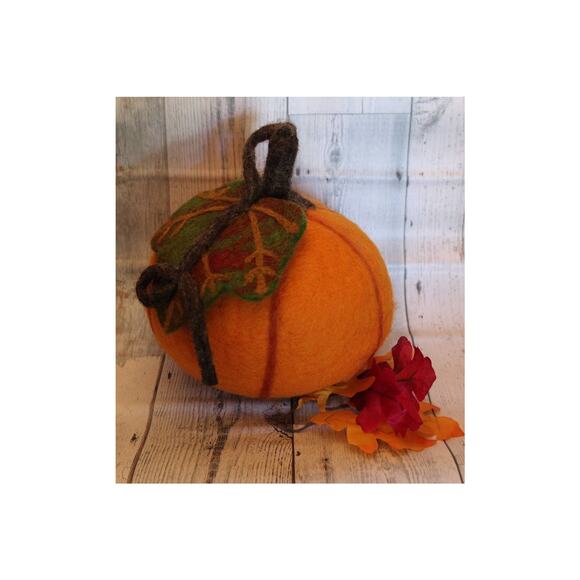 Medium Sheeps Wool Felted Pumpkin Hand Pressed Made in Nepal - Picture 2 of 2